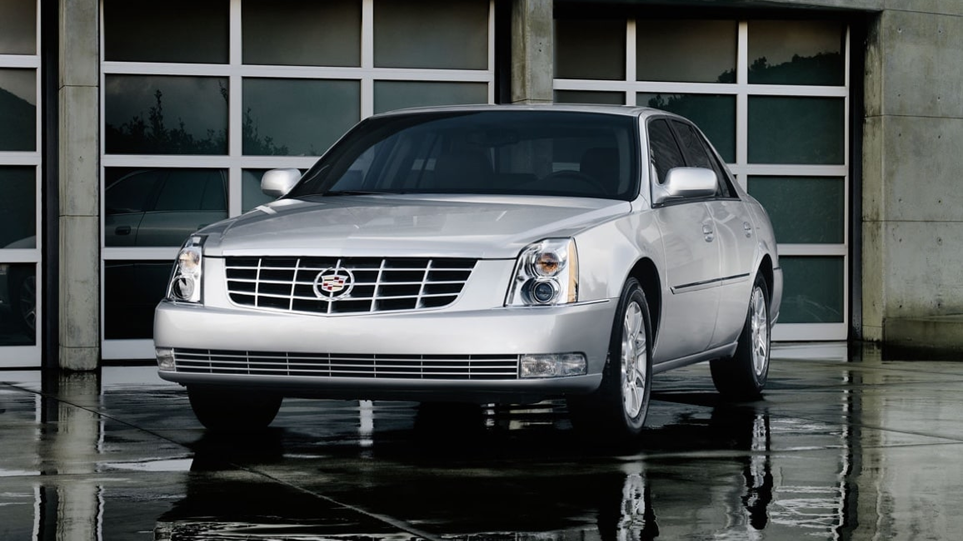 Cadillac DTS Exterior Photo