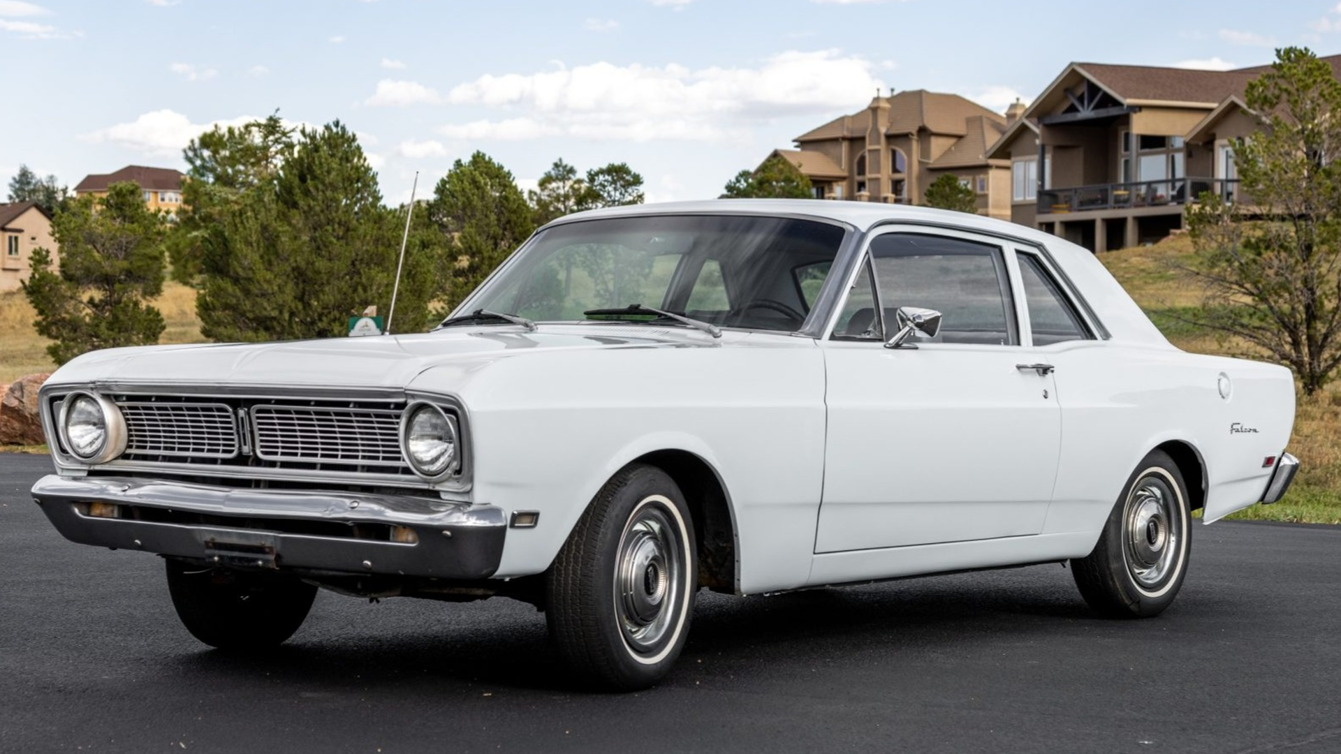 Ford Falcon Exterior Photo