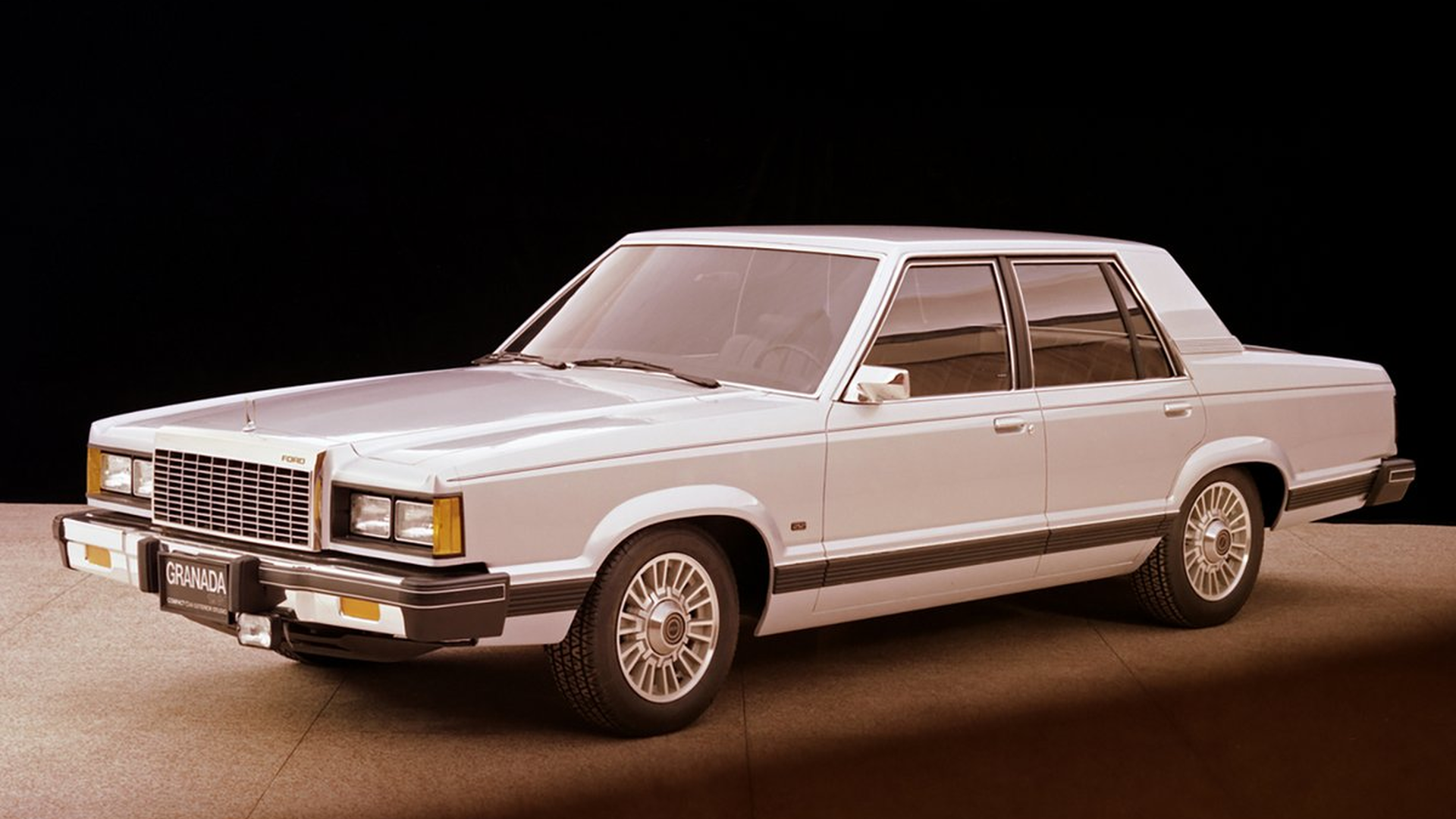 Ford Granada Exterior Photo