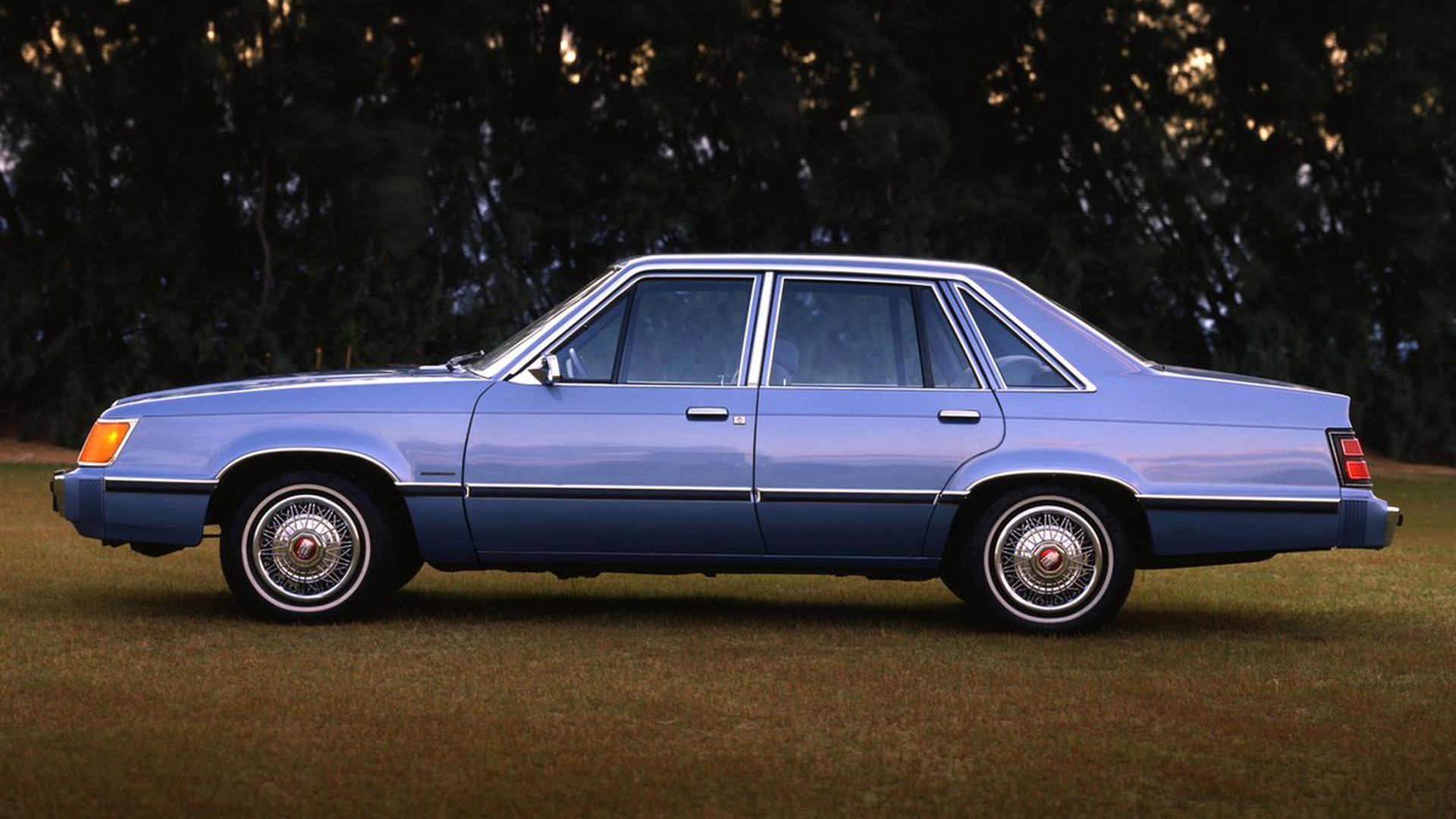 Ford LTD Exterior Photo