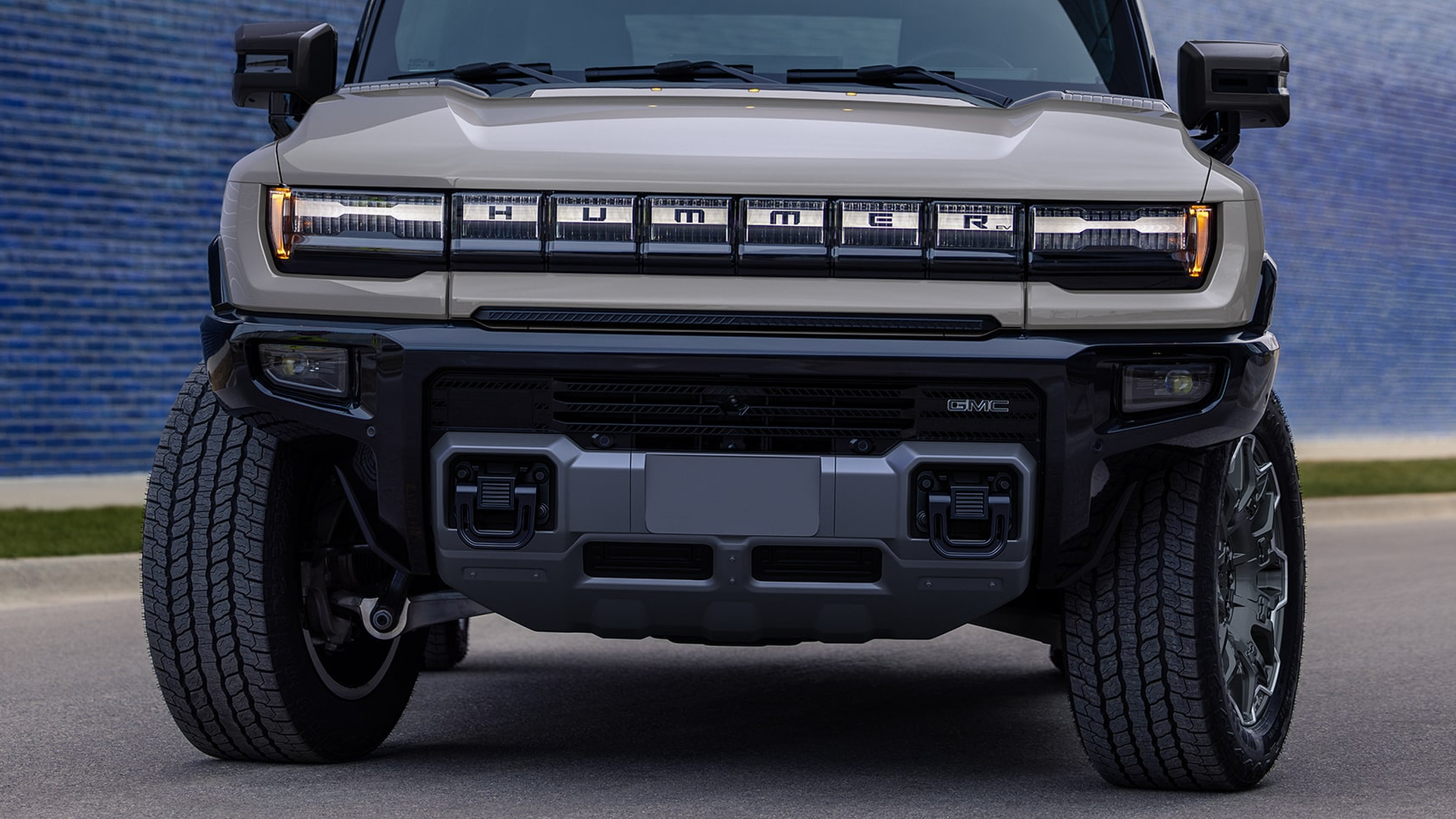 GMC Hummer EV SUV Exterior Photo