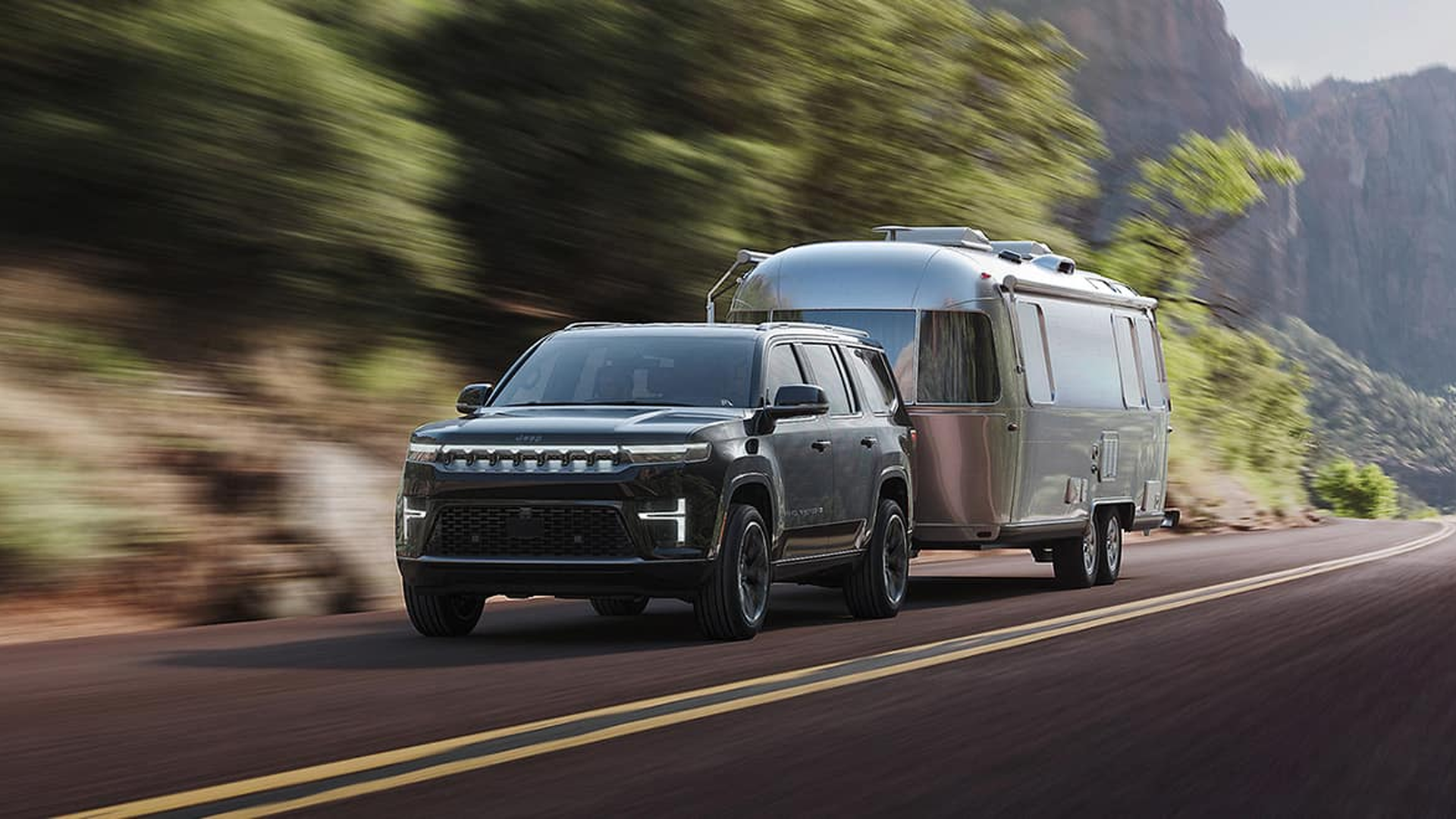 Jeep Grand Wagoneer Exterior Photo